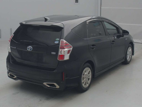 2015 Toyota Prius alpha ZVW41W[1]