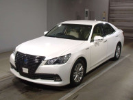 2014 Toyota Crown Hybrid