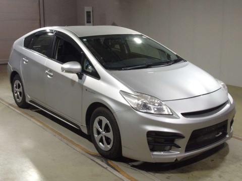 2012 Toyota Prius ZVW30[2]