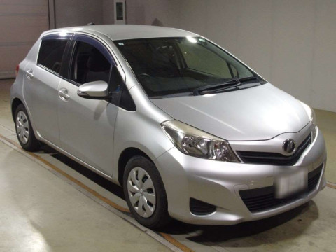 2013 Toyota Vitz NSP130[2]