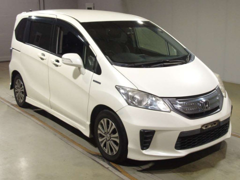 2012 Honda Freed hybrid GP3[2]