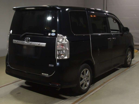 2009 Toyota Voxy ZRR70W[1]