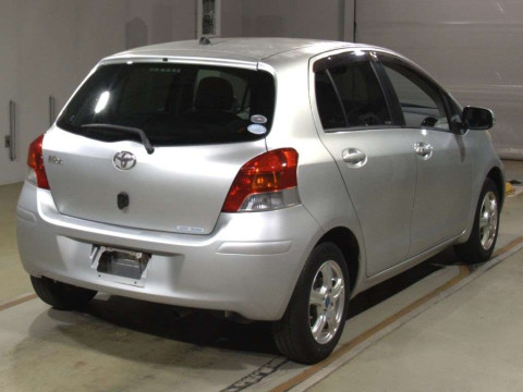 2010 Toyota Vitz SCP90[1]