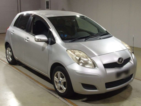 2010 Toyota Vitz SCP90[2]