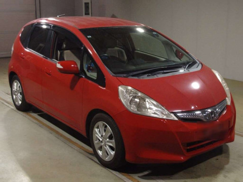 2011 Honda Fit Hybrid GP1[2]