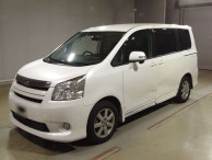 2010 Toyota Noah