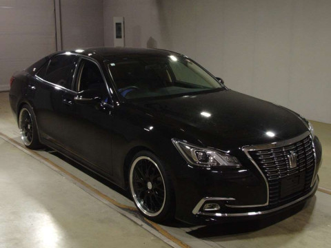 2016 Toyota Crown GRS210[2]