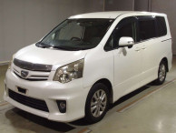 2010 Toyota Noah