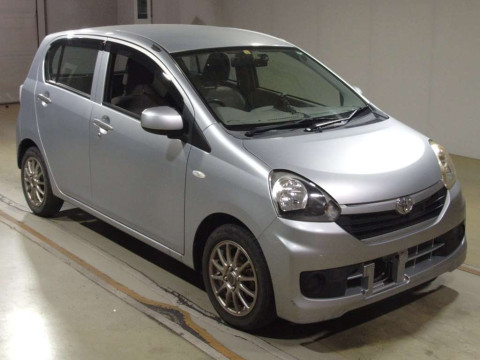 2014 Toyota Pixis Epoch LA300A[2]