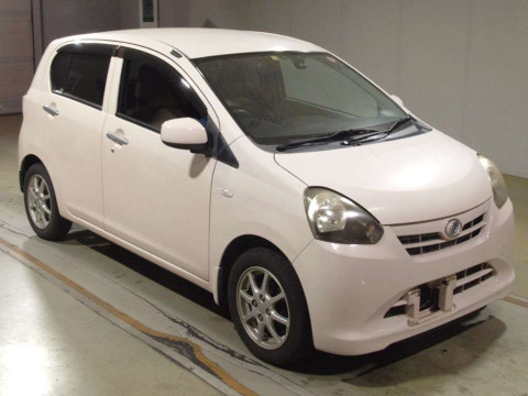 2011 Daihatsu Mira es LA300S[2]