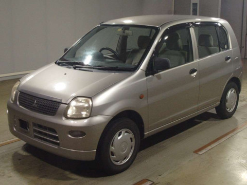 2001 Mitsubishi Minica H42A[0]