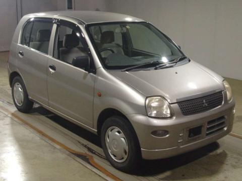 2001 Mitsubishi Minica H42A[2]