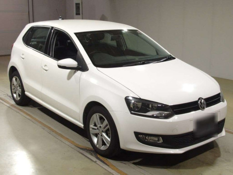 2014 Volkswagen Polo 6RCBZ[2]