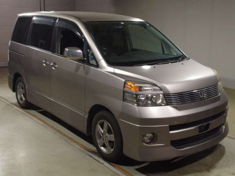 2003 Toyota Voxy AZR60G[2]