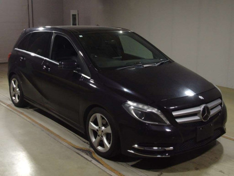 2014 Mercedes Benz B-Class 246242[2]