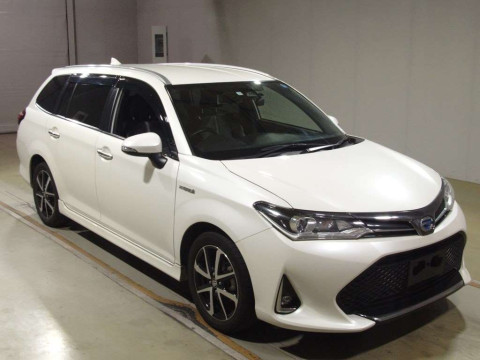 2017 Toyota Corolla Fielder NKE165G[2]