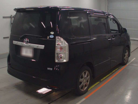 2008 Toyota Voxy ZRR70W[1]