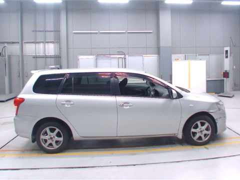 2012 Toyota Corolla Fielder NZE141G[2]