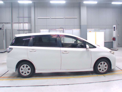 2011 Honda Fit Hybrid GP1[2]