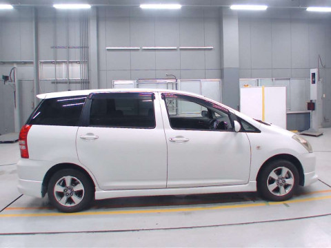 2004 Toyota Wish ZNE14G[2]