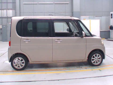 2010 Daihatsu Tanto L375S[2]