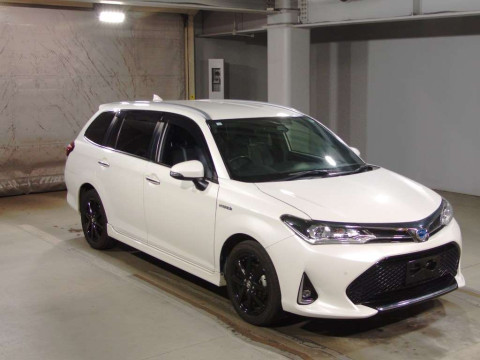 2018 Toyota Corolla Fielder NKE165G[2]