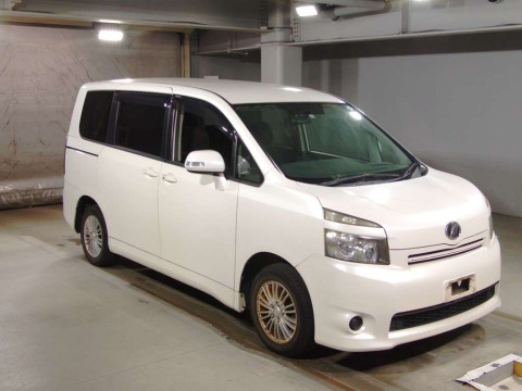 2009 Toyota Voxy ZRR70G[2]