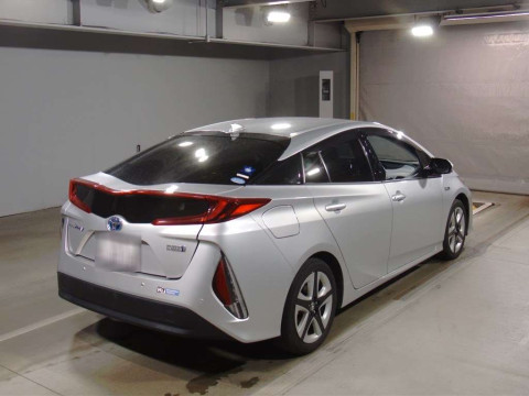 2018 Toyota Prius PHV ZVW52[1]