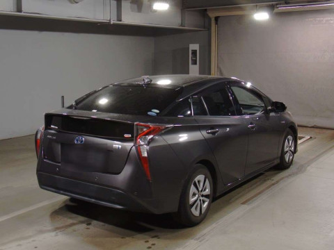 2017 Toyota Prius ZVW51[1]