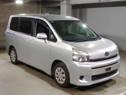 2012 Toyota Voxy ZRR70G[2]