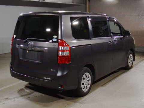 2012 Toyota Noah ZRR70G[1]