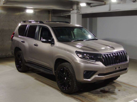 2023 Toyota Land Cruiser Prado TRJ150W[2]