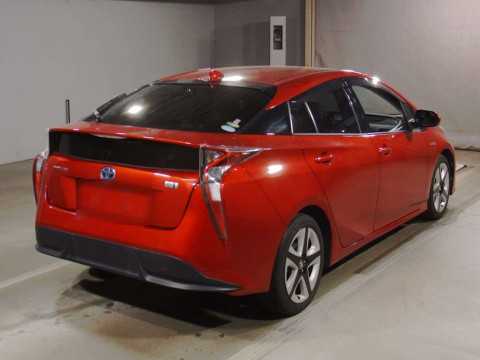 2016 Toyota Prius ZVW50[1]