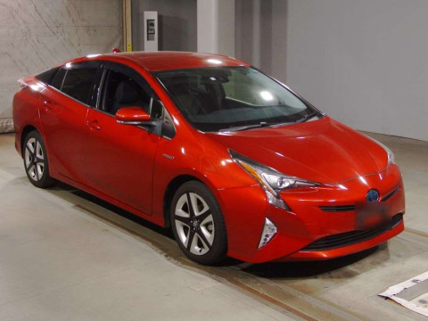 2016 Toyota Prius ZVW50[2]