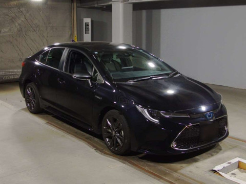 2019 Toyota Corolla Sedan ZWE211[2]