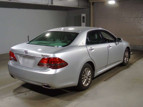 2010 Toyota Crown GRS200[1]