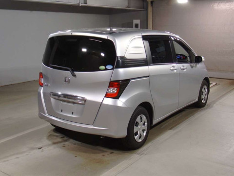 2013 Honda Freed Spike GB3[1]