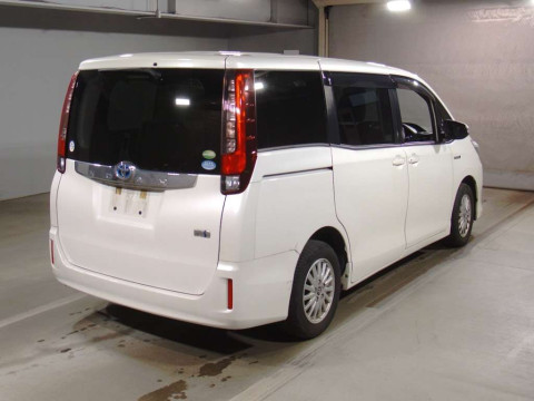 2016 Toyota Noah ZWR80G[1]