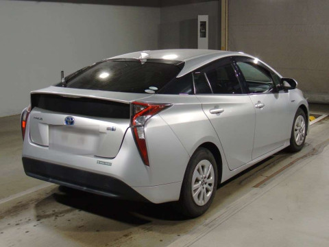 2017 Toyota Prius ZVW50[1]