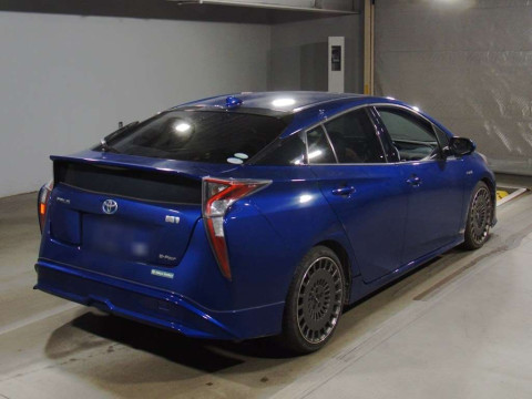 2016 Toyota Prius ZVW55[1]