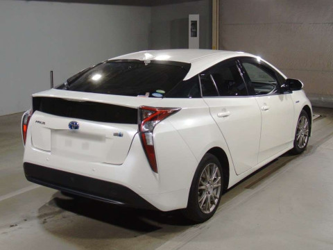 2017 Toyota Prius ZVW50[1]