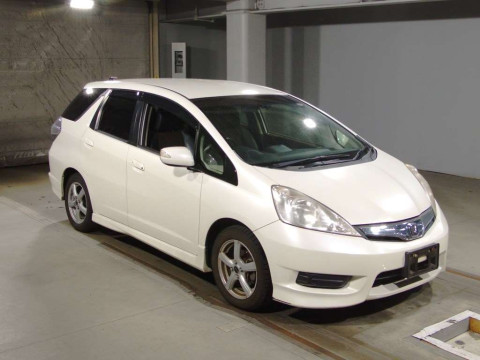 2012 Honda Fit Shuttle Hybrid GP2[2]