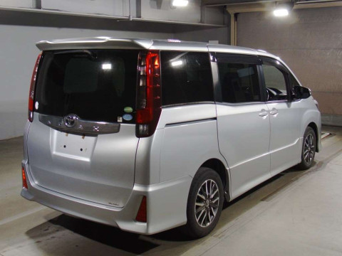 2014 Toyota Noah ZRR80W[1]