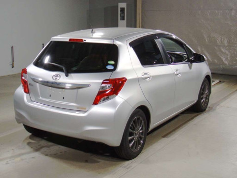 2015 Toyota Vitz NSP130[1]