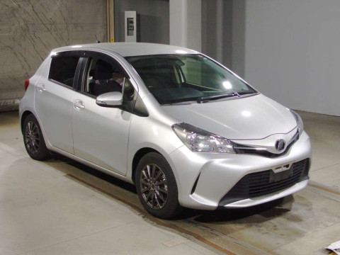 2015 Toyota Vitz NSP130[2]