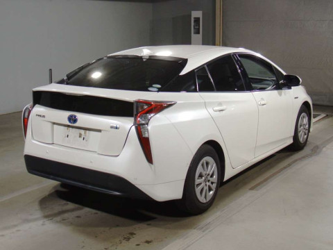 2017 Toyota Prius ZVW50[1]