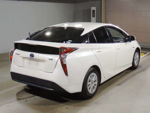 2017 Toyota Prius ZVW50[1]