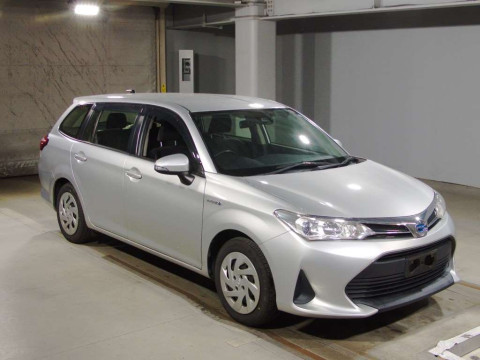 2017 Toyota Corolla Fielder NKE165G[2]