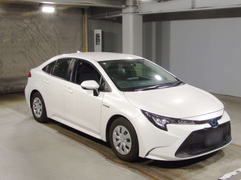 2019 Toyota Corolla Sedan ZWE211[2]