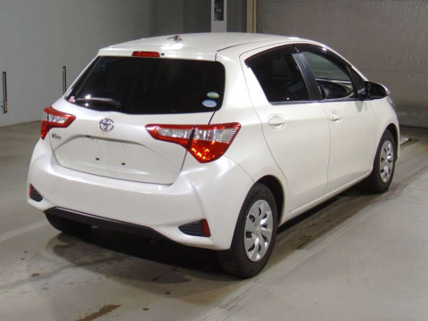 2017 Toyota Vitz NSP130[1]